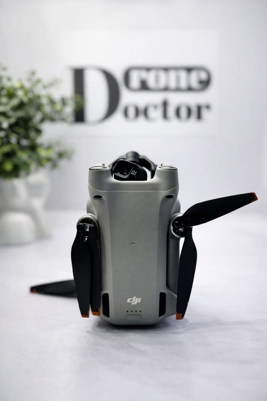 Dronă DJI Mini recondiționată DroneDoctor